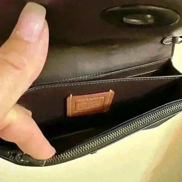 Coach patterned Crossbody Handbag with Rivets - Picture 4 of 8